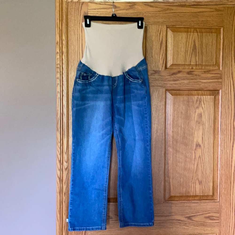 Maternity capris